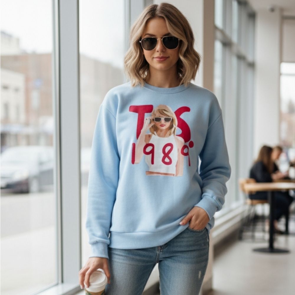 Taylor swift 1989 pullover Blue sweatshirt M